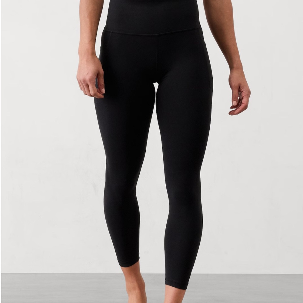 Athleta Salutation Stash High Rise 7/8 Leggings